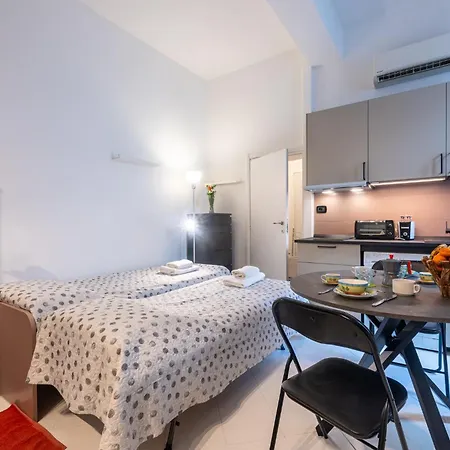 Apartment Guesthost - Cozy Near Universita Di *
