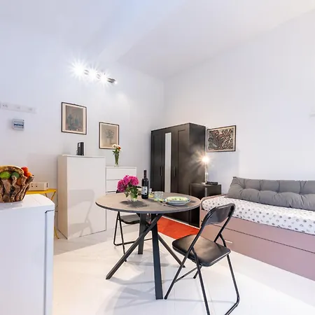 Guesthost - Cozy Near Universita Di Parma