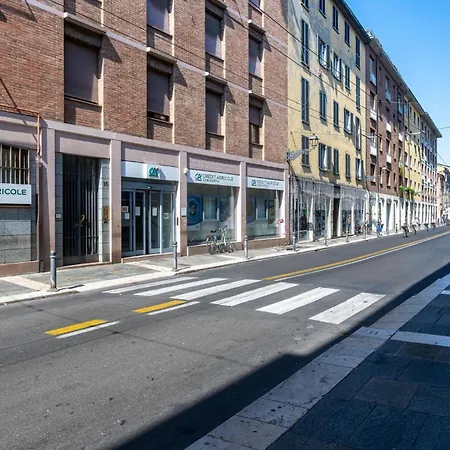 Apartment Guesthost - Cozy Near Universita Di